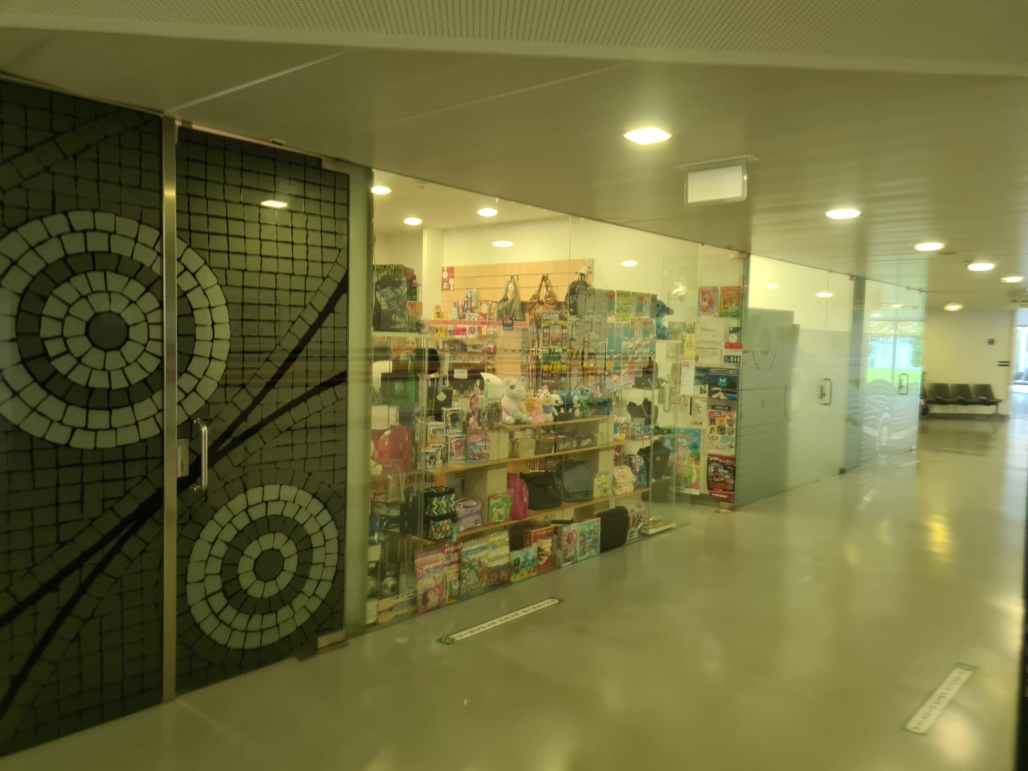 Abertura de procedimento para concessão de exploração de um quiosque no Edifício Novo do Hospital Sousa Martins